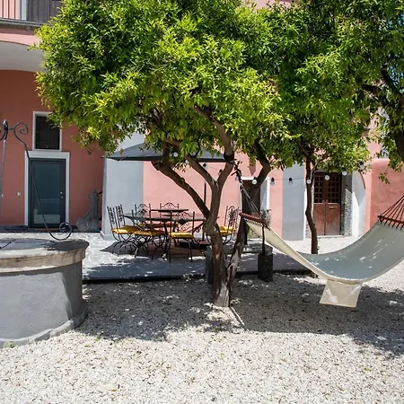 Guest house Palazzo D'aquino 3*